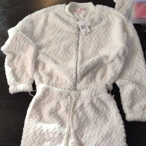 Crave Fame White Textured Set